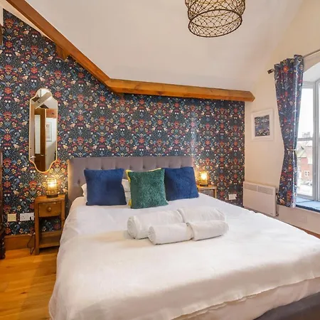 Centre Riverside Apartment-central Location * York
