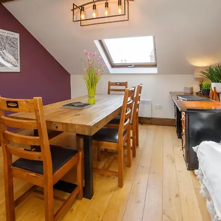 Centre Riverside Apartment-central Location * York